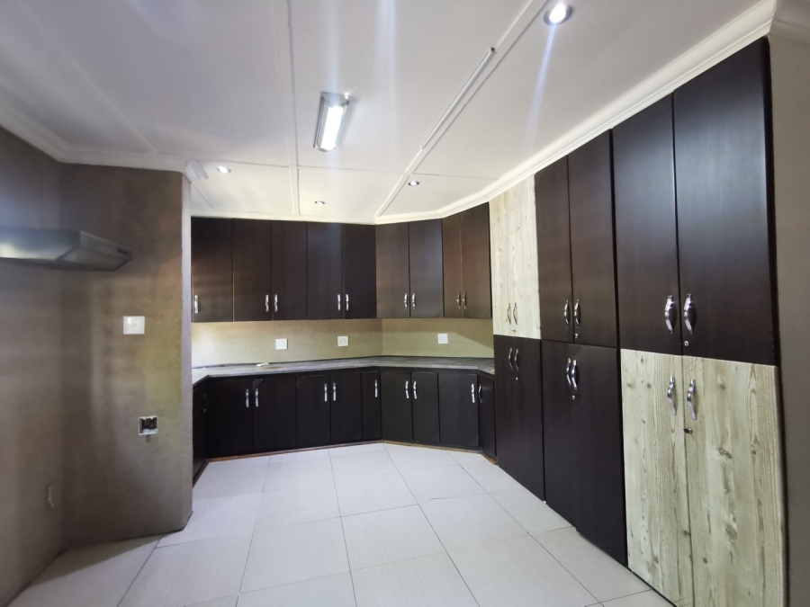 4 Bedroom Property for Sale in Baillie Park North West